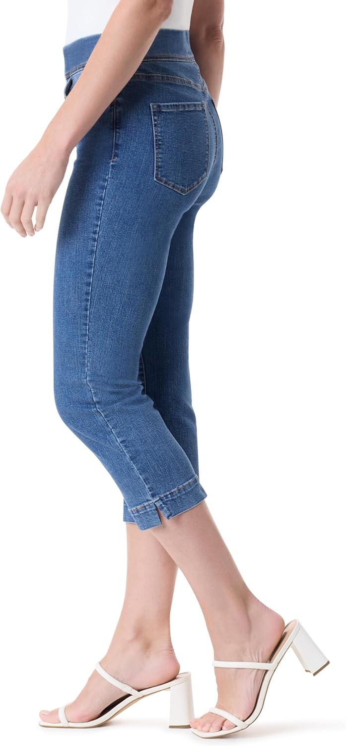 image:imageGloria Vanderbilt Womens Amanda Pull on Capri StandardEssen