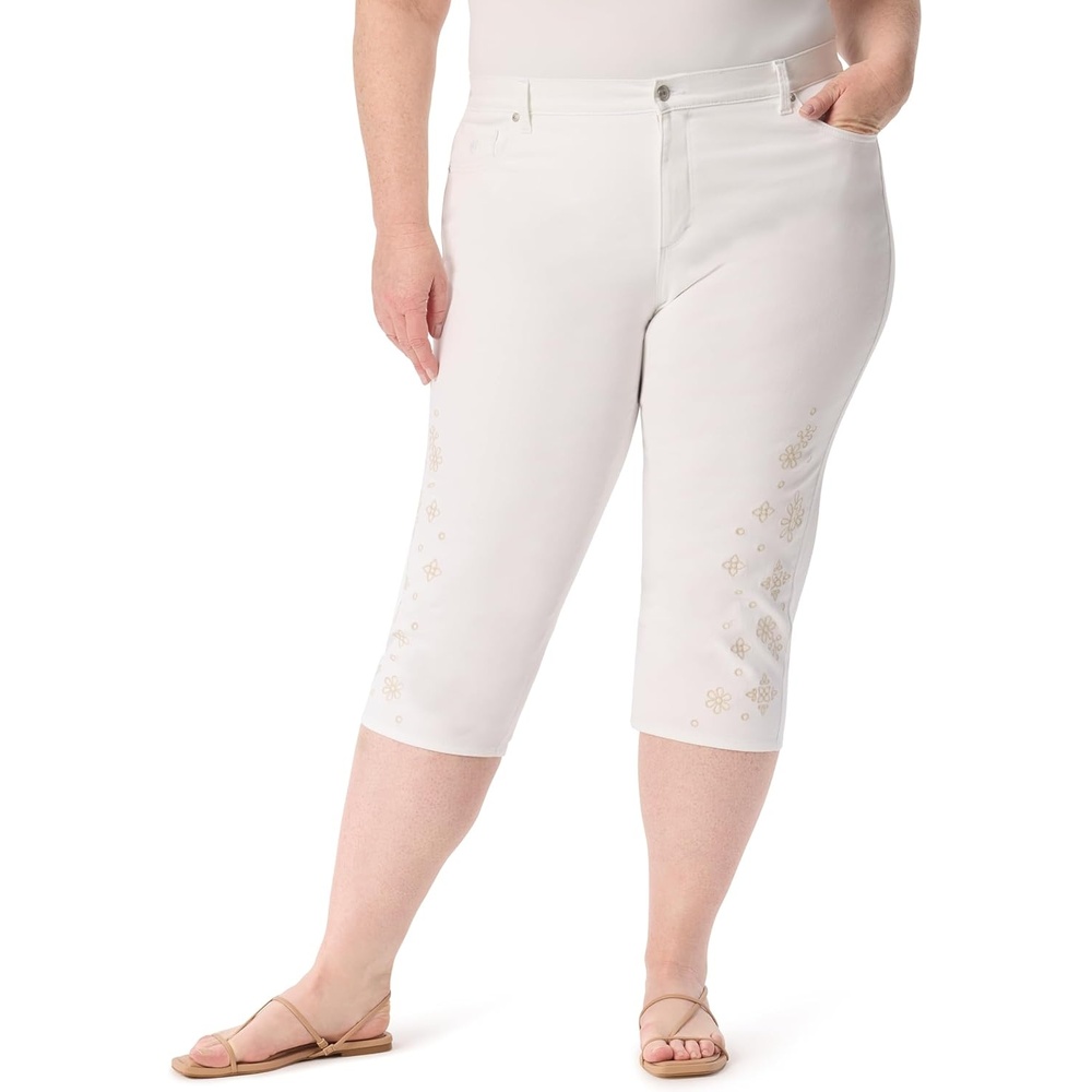 image:imageGloria Vanderbilt Womens Amanda Capri with High Rise Straight StandardVintage White Embroidery