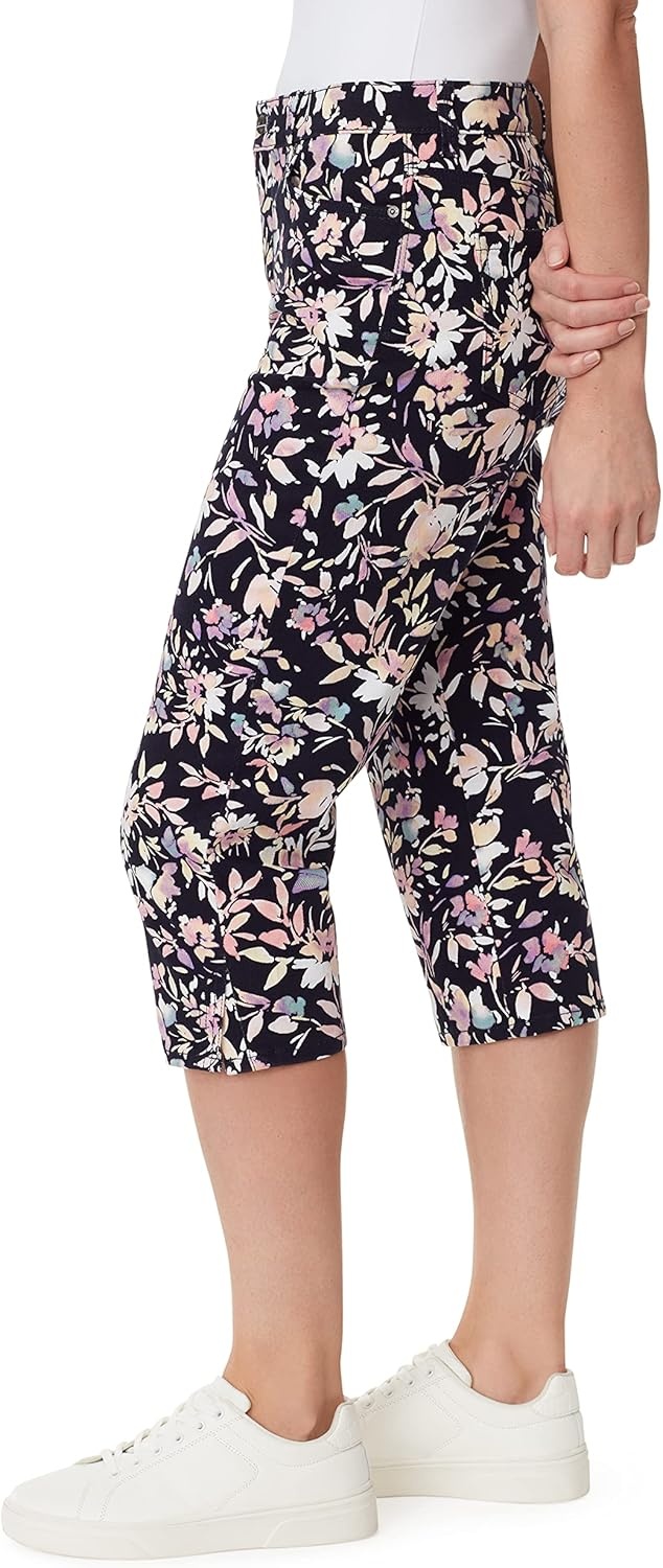 image:imageGloria Vanderbilt Womens Amanda Capri JeansMidnight Affair Bahia Florads