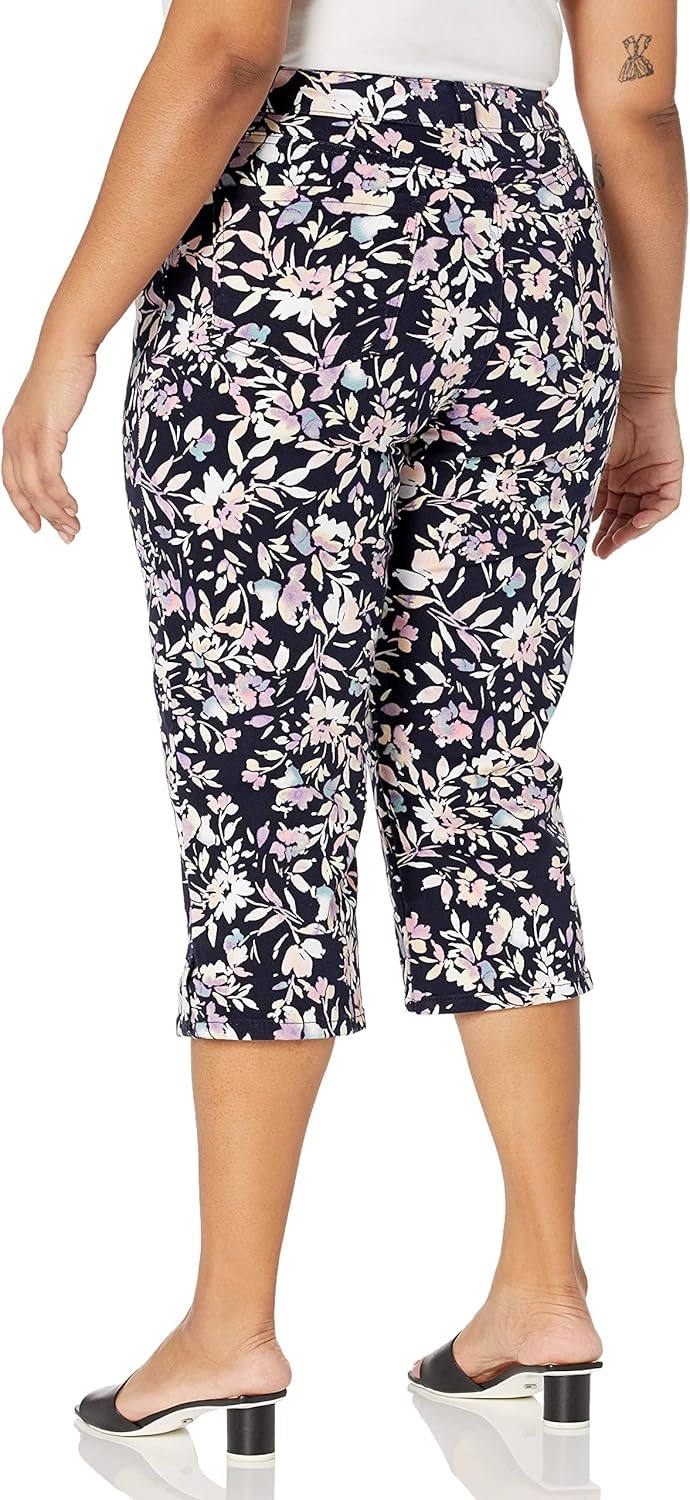image:imageGloria Vanderbilt Womens Amanda Capri JeansMidnight Affair Bahia Florads