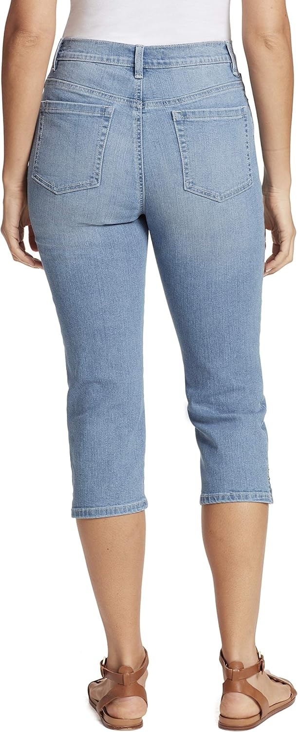 image:imageGloria Vanderbilt Womens Amanda Capri JeansMontereyds