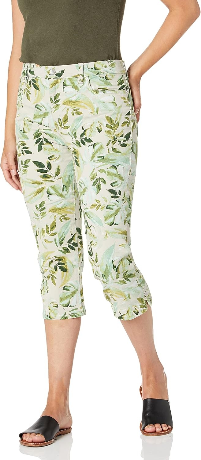 image:imageGloria Vanderbilt Womens Amanda Capri JeansStonewood Palm Jungleds