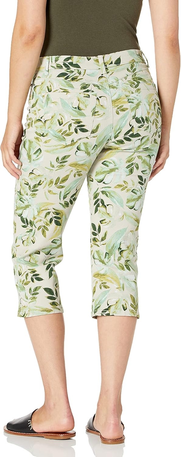 image:imageGloria Vanderbilt Womens Amanda Capri JeansStonewood Palm Jungleds