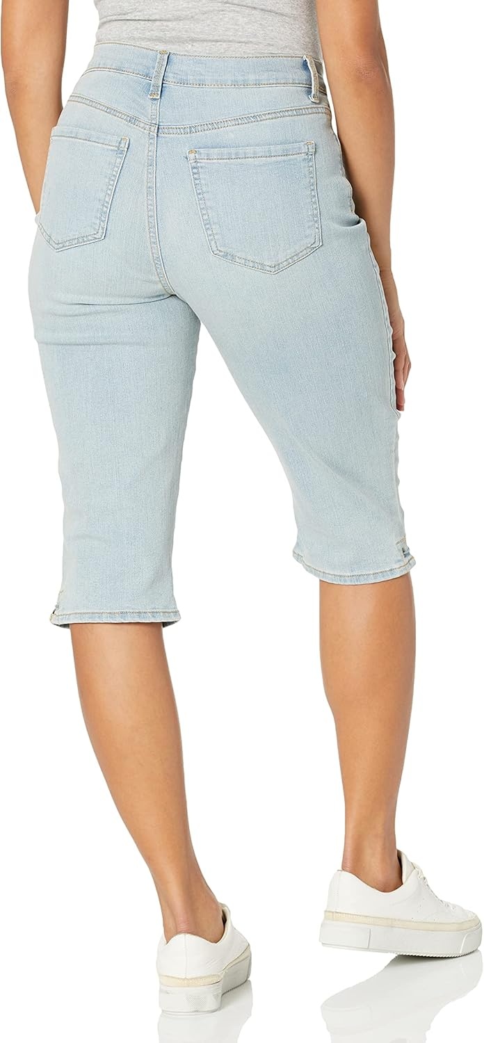 image:imageGloria Vanderbilt Womens Amanda Capri JeansTidepool