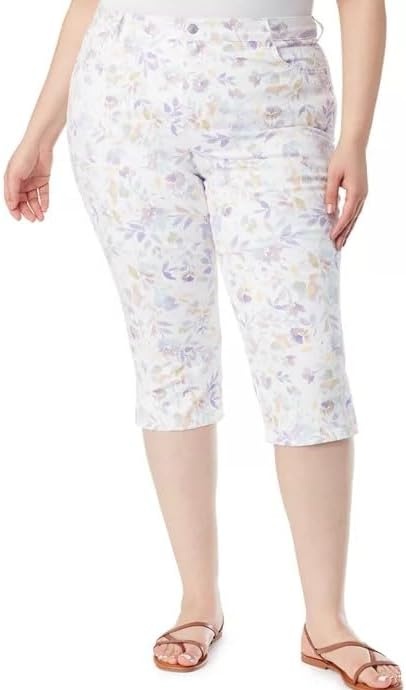 image:imageGloria Vanderbilt Womens Amanda Capri JeansVintage White Bahia Flora