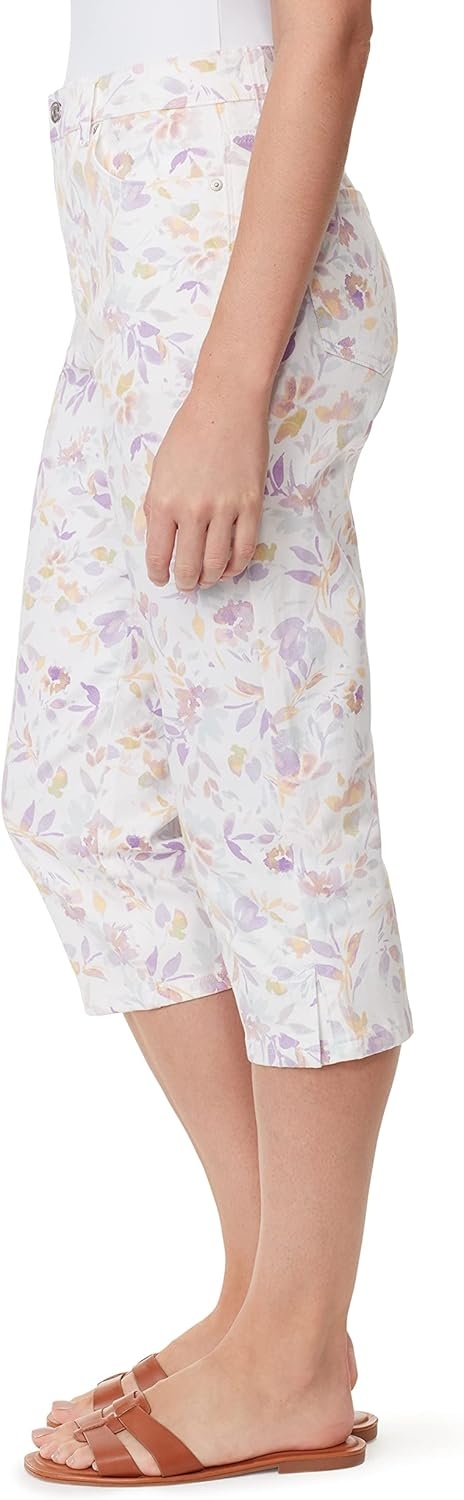 image:imageGloria Vanderbilt Womens Amanda Capri JeansVintage White Bahia Flora