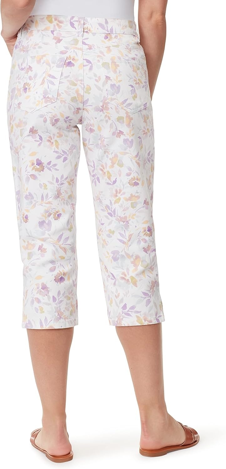 image:imageGloria Vanderbilt Womens Amanda Capri JeansVintage White Bahia Flora