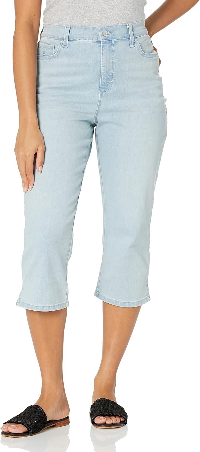 image:imageGloria Vanderbilt Womens Amanda Capri JeansZanzibar Rivetsds