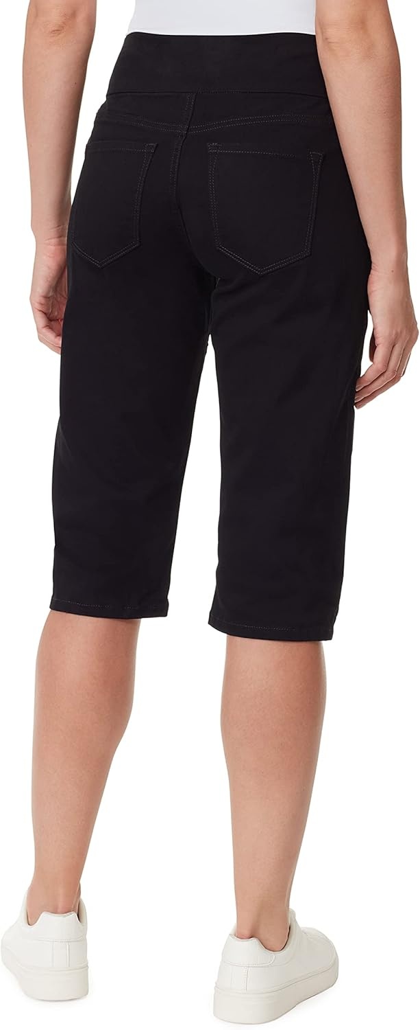 image:imageGloria Vanderbilt Womens Amanda Pull on Skimmer Short RegularBlack
