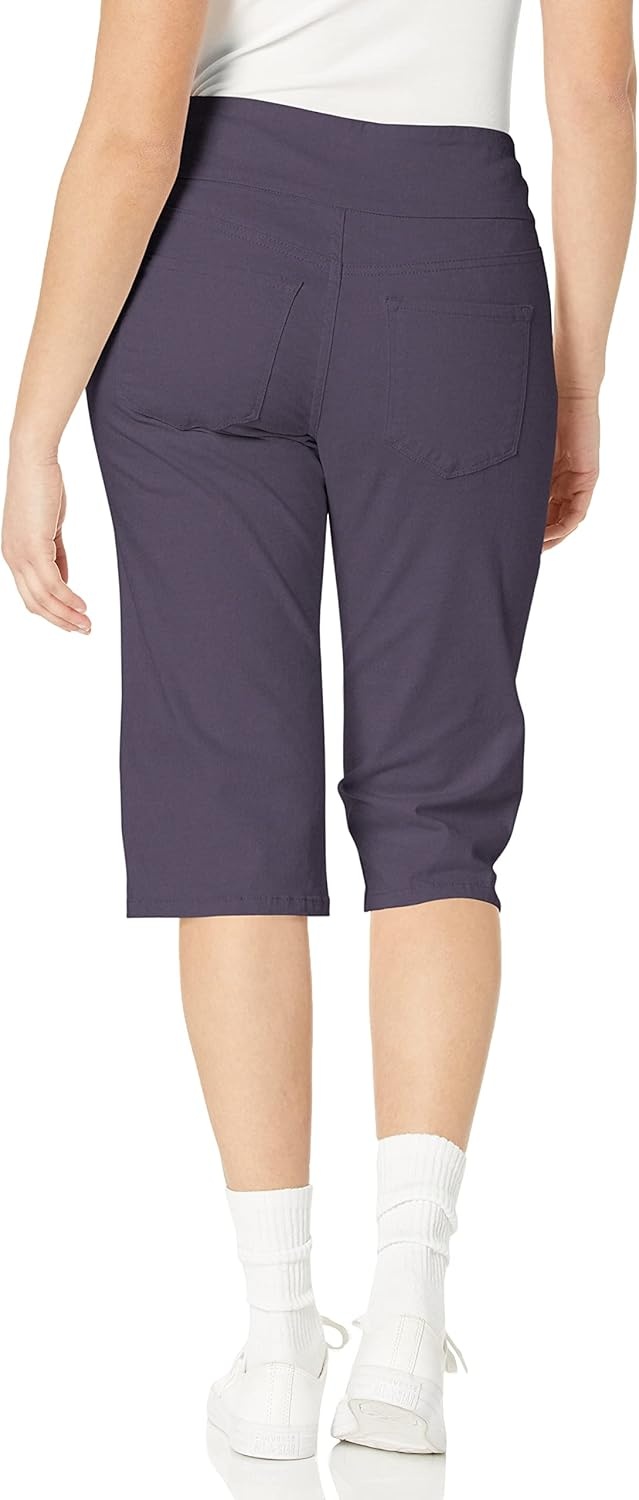 image:imageGloria Vanderbilt Womens Amanda Pull on Skimmer Short RegularGraystone