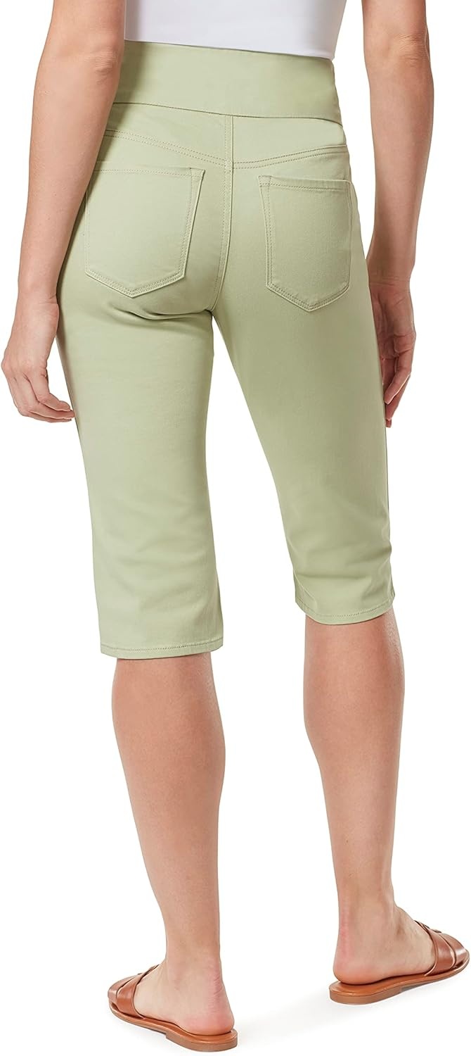image:imageGloria Vanderbilt Womens Amanda Pull on Skimmer Short RegularMatcha Latte