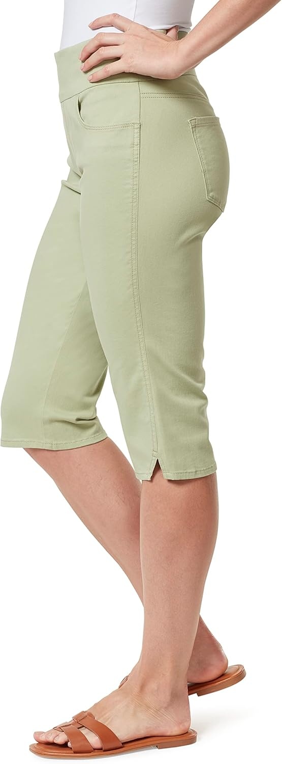 image:imageGloria Vanderbilt Womens Amanda Pull on Skimmer Short RegularMatcha Latte