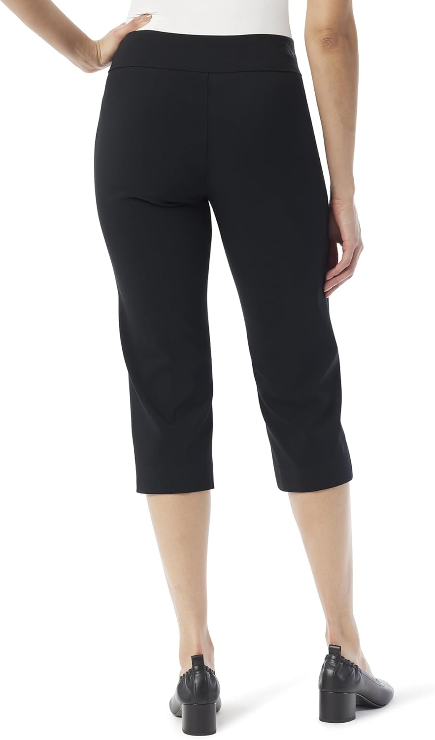 image:imageGloria Vanderbilt Womens Pull on Tummy Slimmer Capri StandardBlack
