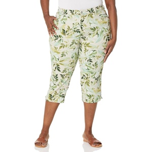 image:imageGloria Vanderbilt Womens Amanda Capri JeansStonewood Palm Jungleds