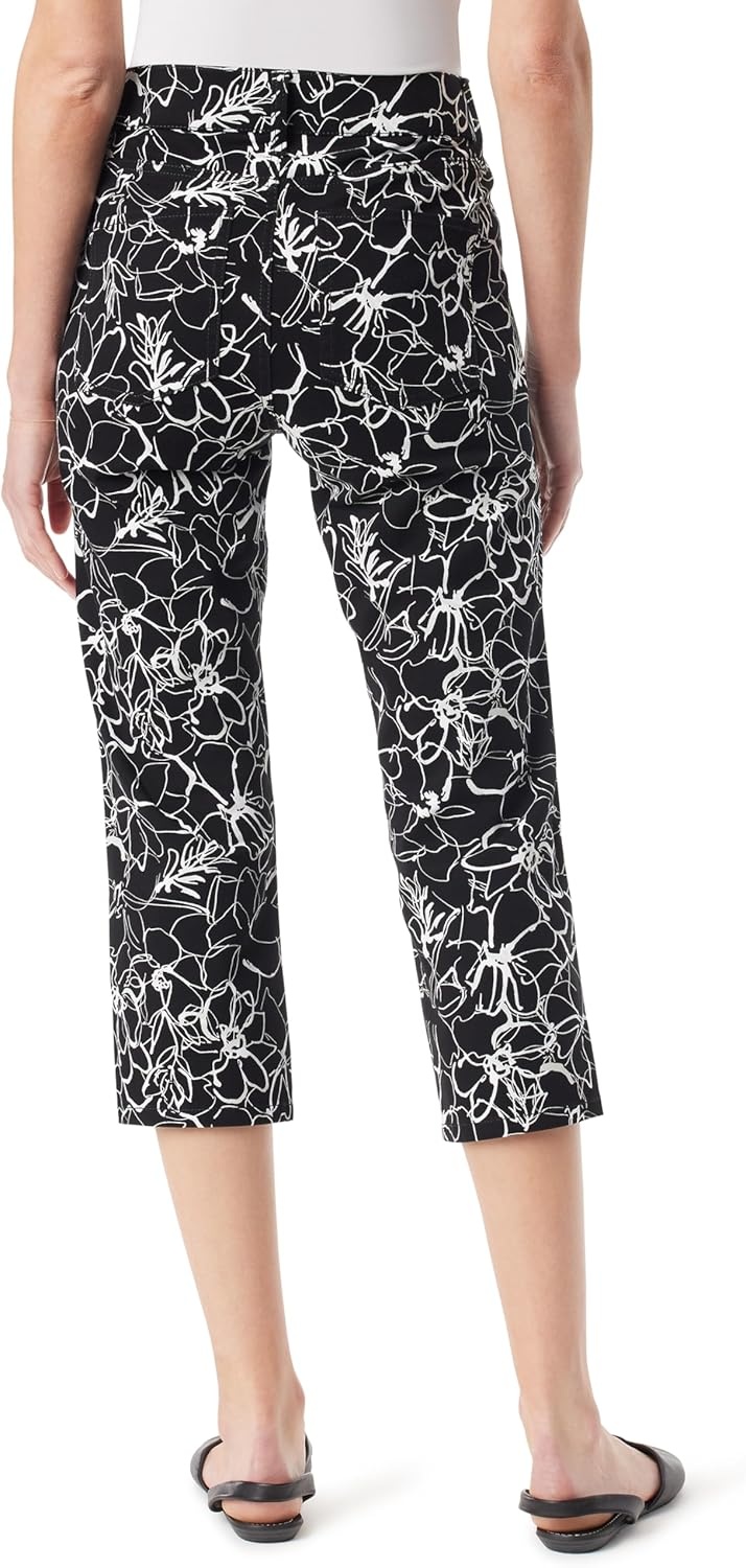 image:imageGloria Vanderbilt Womens Shape Effect Pull on High Rise Straight Leg Capri StandardBlack Ink Brush Floral
