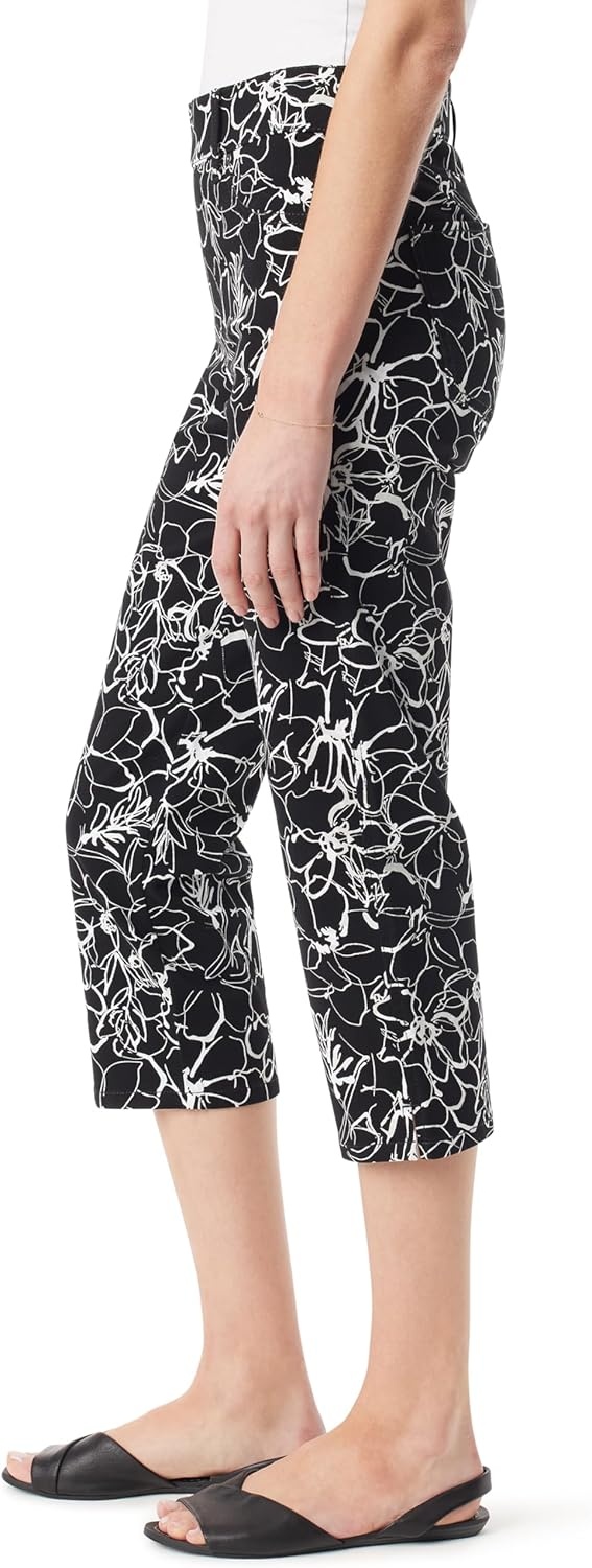 image:imageGloria Vanderbilt Womens Shape Effect Pull on High Rise Straight Leg Capri StandardBlack Ink Brush Floral