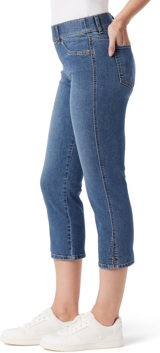 image:imageGloria Vanderbilt Womens Shape Effect Pull on High Rise Straight Leg Capri StandardCastle Point
