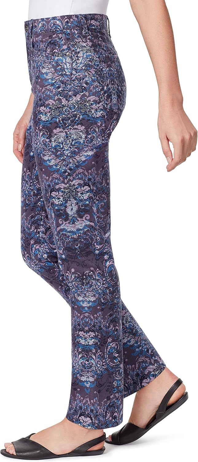 image:imageGloria Vanderbilt Womens Classic Tapered Amanda JeansGraystone Roman Scrolls