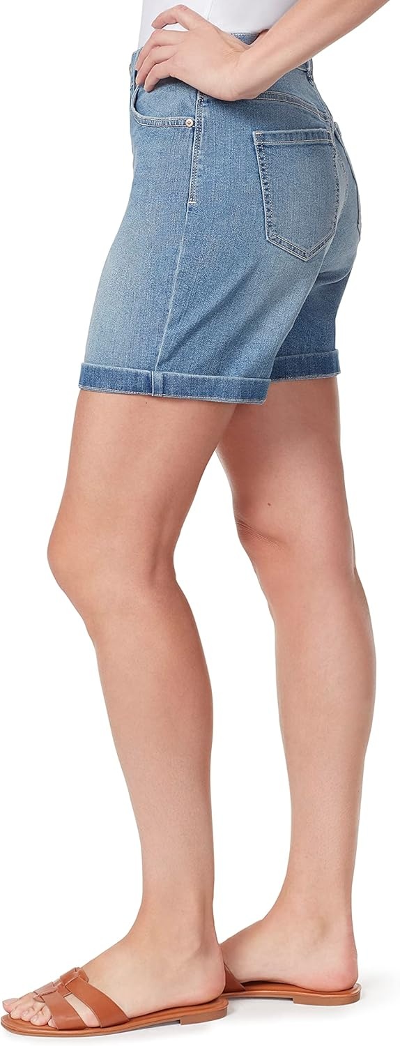 image:imageGloria Vanderbilt Womens Amanda Basic Jean Short RegularArroyo