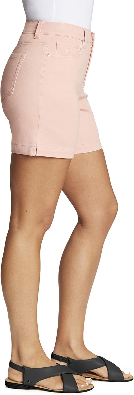 image:imageGloria Vanderbilt Womens Amanda Basic Jean Short RegularCoral Essence