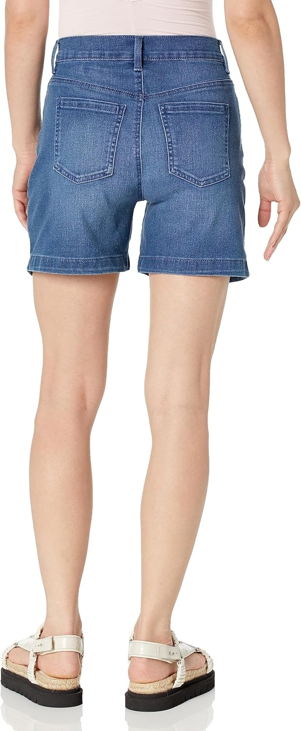 image:imageGloria Vanderbilt Womens Amanda Basic Jean Short RegularFrisco