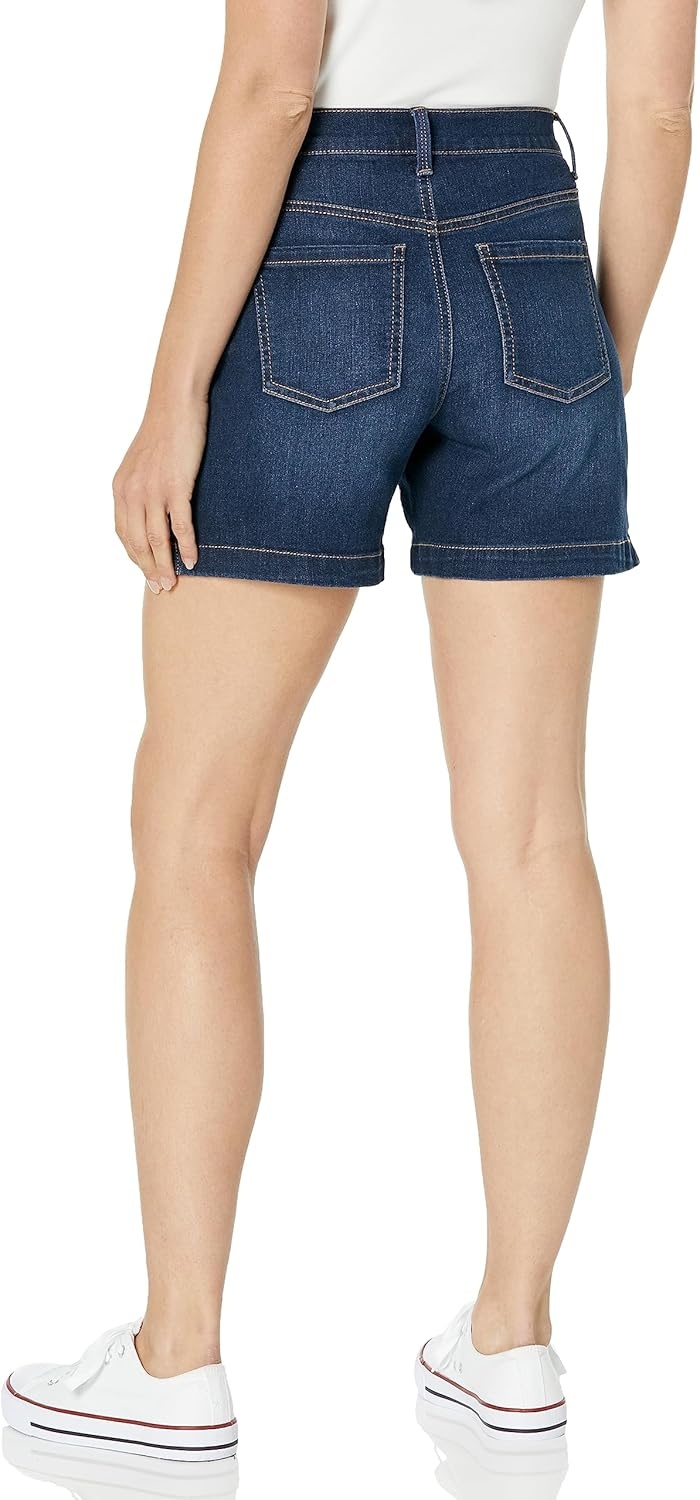 image:imageGloria Vanderbilt Womens Amanda Basic Jean Short RegularMadison