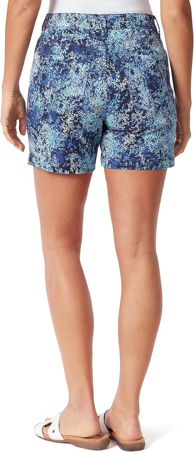 image:imageGloria Vanderbilt Womens Amanda Basic Jean Short RegularMarine Navy Speckle Floralds