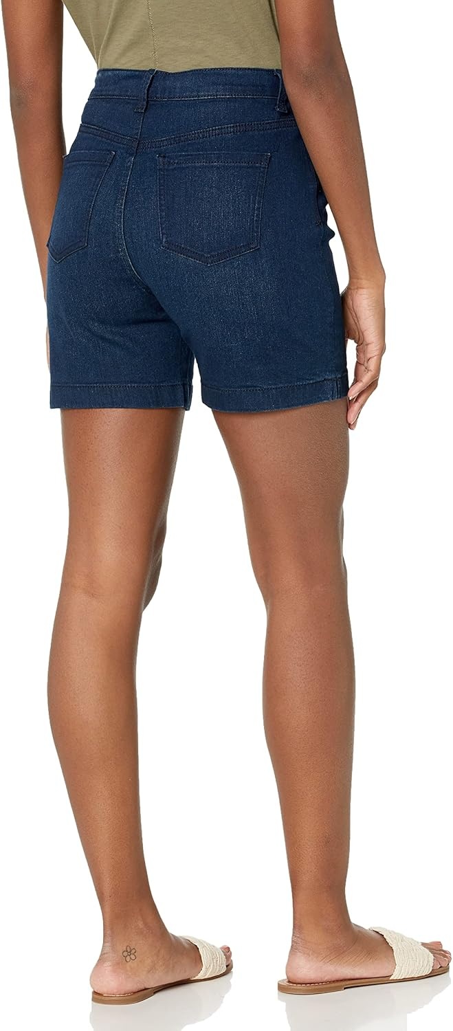 image:imageGloria Vanderbilt Womens Amanda Basic Jean Short RegularPark City