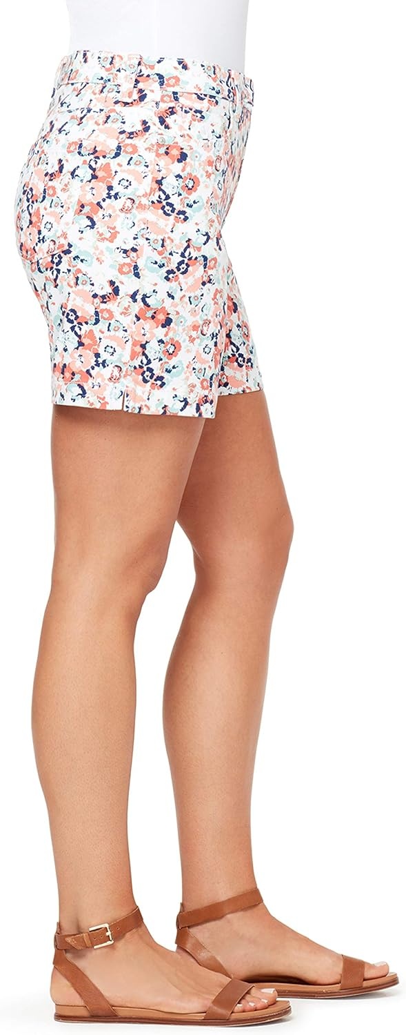 image:imageGloria Vanderbilt Womens Amanda Basic Jean Short RegularVintage White Mod Petalsds