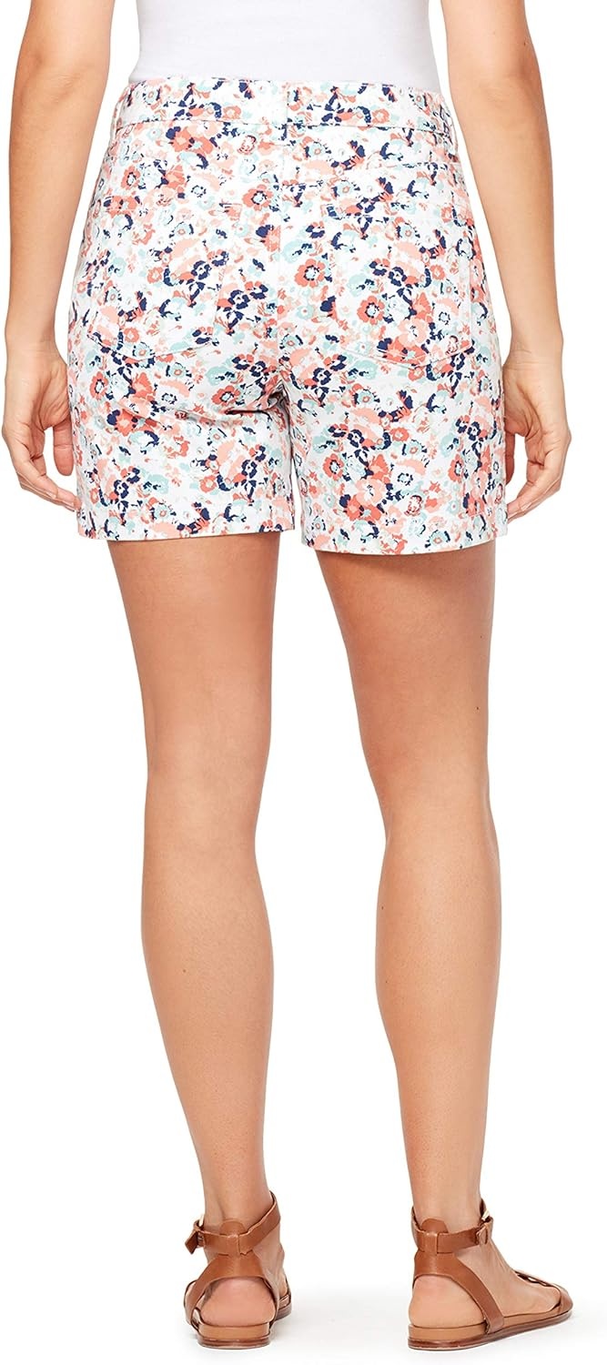 image:imageGloria Vanderbilt Womens Amanda Basic Jean Short RegularVintage White Mod Petalsds