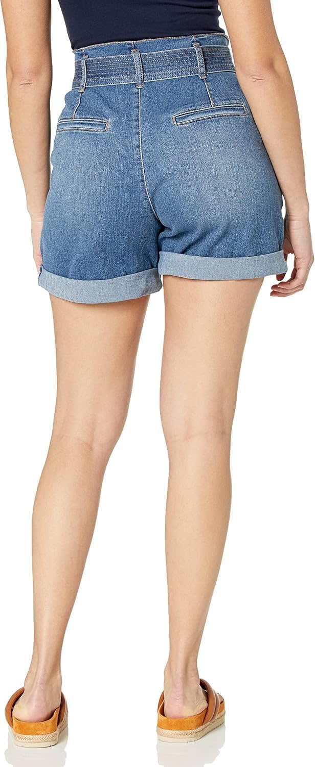 image:imageGloria Vanderbilt Womens Trapunto Self Belt Vacation Short StandardMarfa