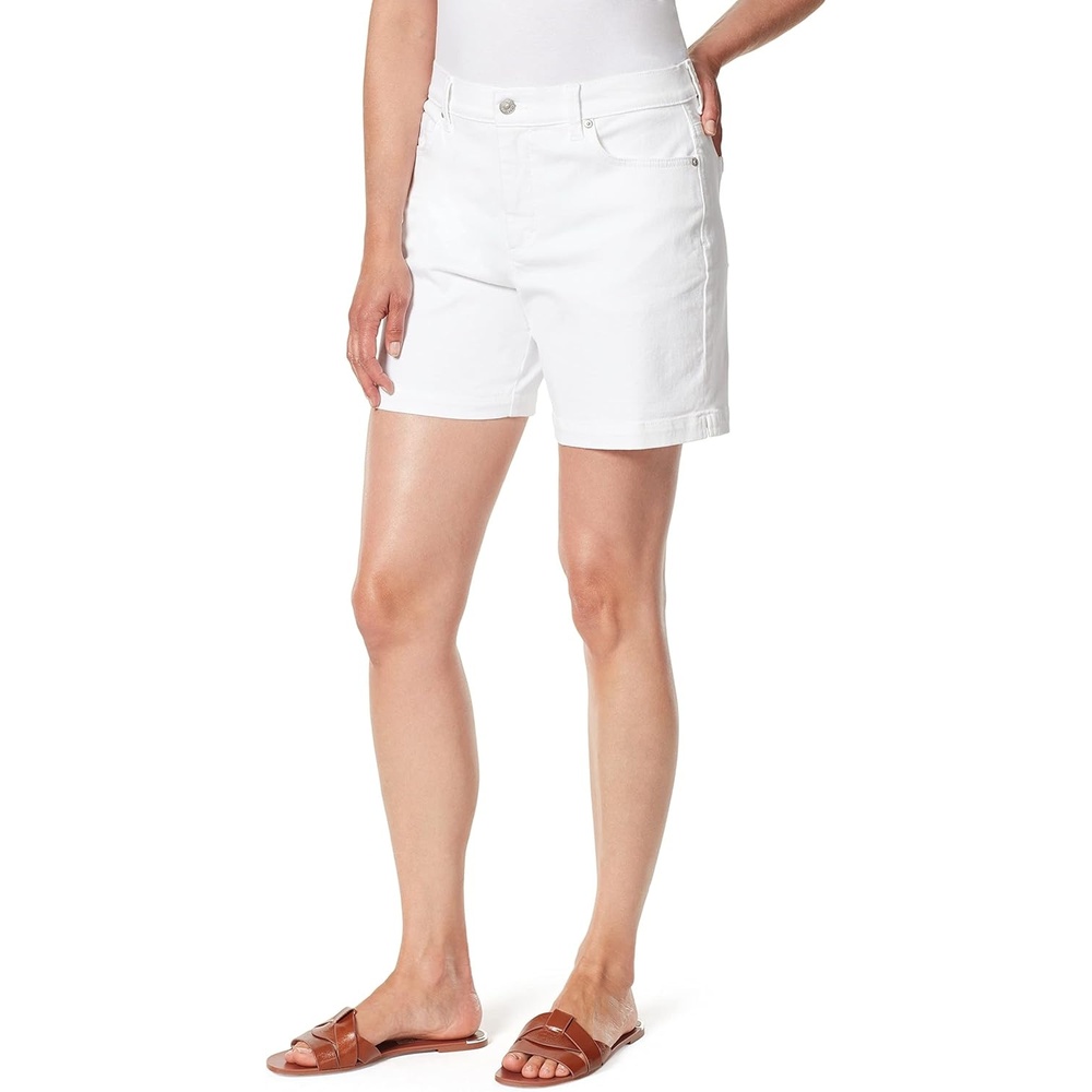 image:imageGloria Vanderbilt Womens Amanda Basic Jean Short RegularWhite