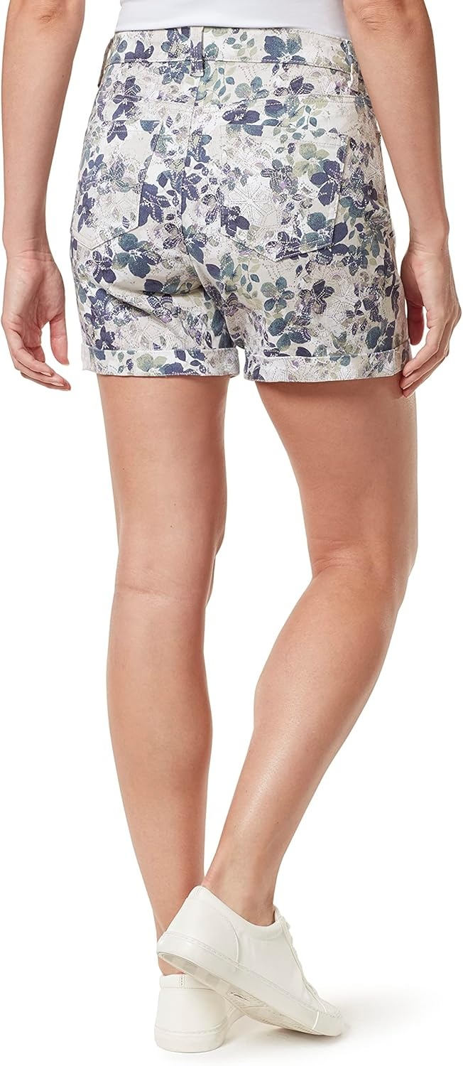 image:imageGloria Vanderbilt Womens Amanda Basic Jean Shorts Dusky DuneFloral Empire 8 US
